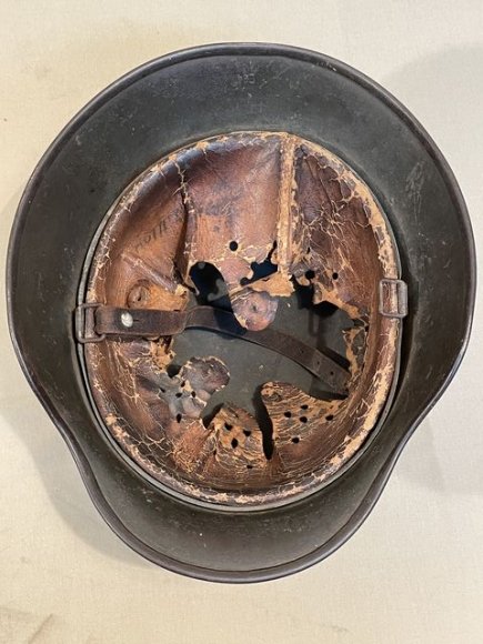 Original WWII German Camouflaged M40 Steel Helmet w/Liner, SE64 — image 20
