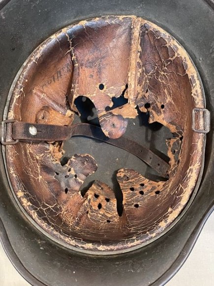 Original WWII German Camouflaged M40 Steel Helmet w/Liner, SE64 — image 22