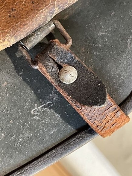 Original WWII German Camouflaged M40 Steel Helmet w/Liner, SE64 — image 28