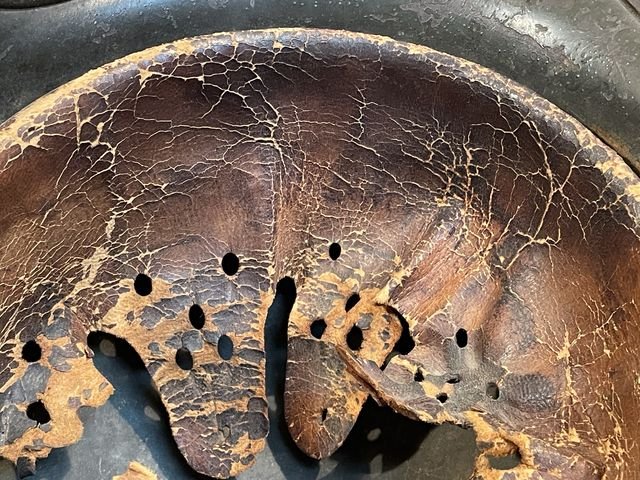 Original WWII German Camouflaged M40 Steel Helmet w/Liner, SE64 — image 37