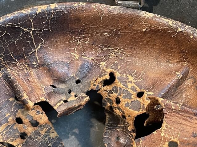 Original WWII German Camouflaged M40 Steel Helmet w/Liner, SE64 — image 39