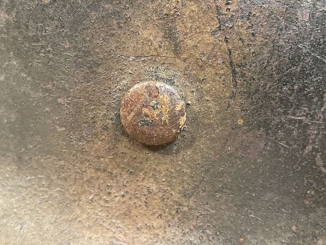 Original WWII German Camouflaged M40 Steel Helmet w/Liner, SE64 — image 4