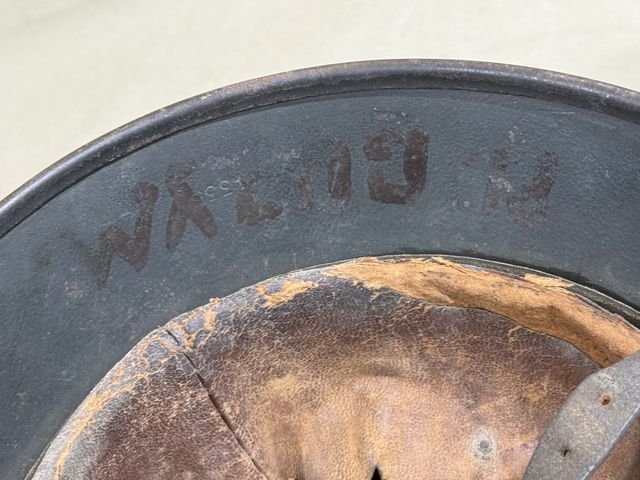 Original WWII German Army (Heer) M40 Single Decal Steel Helmet — image 14