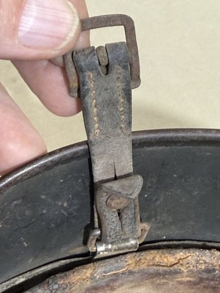 Original WWII German Army (Heer) M40 Single Decal Steel Helmet — image 17