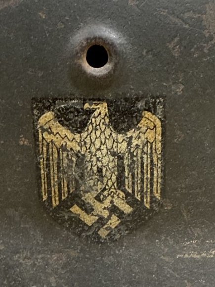 Original WWII German Army (Heer) M40 Single Decal Steel Helmet — image 3