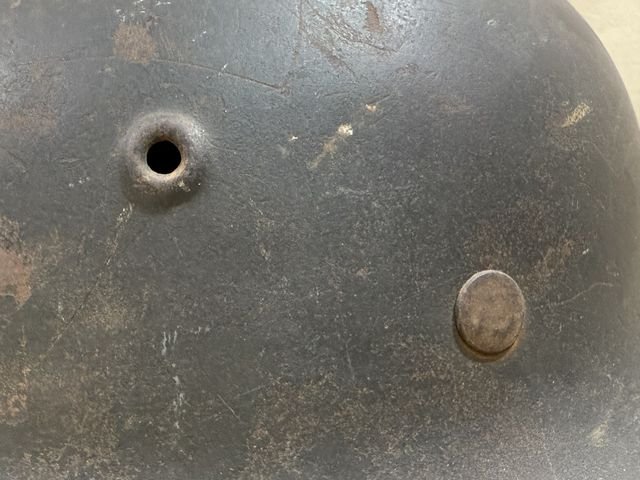 Original WWII German Army (Heer) M40 Single Decal Steel Helmet — image 7