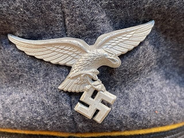 Original 1937 German Luftwaffe Fallschirmjðger EM/NCO's Visor Cap, Issued FG Rgt 1 — image 2