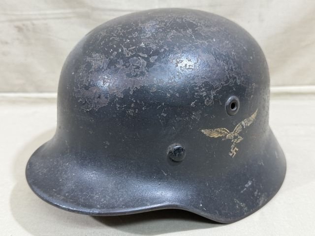 Original WWII German Luftwaffe (Air Force) Single Decal M40 Steel Helmet, Q64