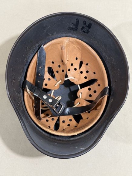 Original WWII German Luftwaffe (Air Force) Single Decal M40 Steel Helmet, Q64 — image 16
