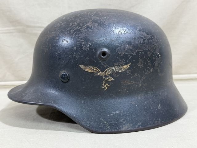 Original WWII German Luftwaffe (Air Force) Single Decal M40 Steel Helmet, Q64 — image 2