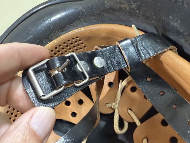 Original WWII German Luftwaffe (Air Force) Single Decal M40 Steel Helmet, Q64 — image 21