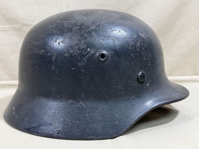 Original WWII German Luftwaffe (Air Force) Single Decal M40 Steel Helmet, Q64 — image 7