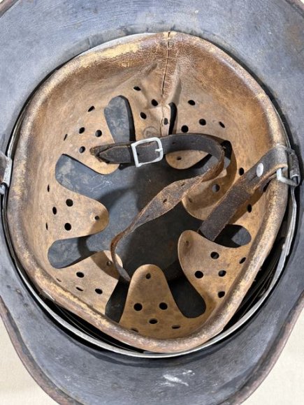Original WWII German M35 Helmet with Liner & Chin Strap, Size 53 — image 17