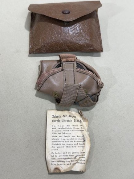 Original WWII German Sun Goggles with Brown Frames & Instructions, UNISSUED