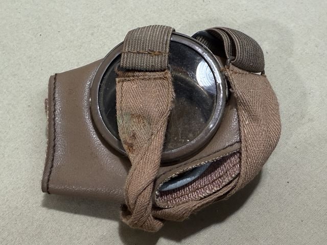 Original WWII German Sun Goggles with Brown Frames & Instructions, UNISSUED — image 3