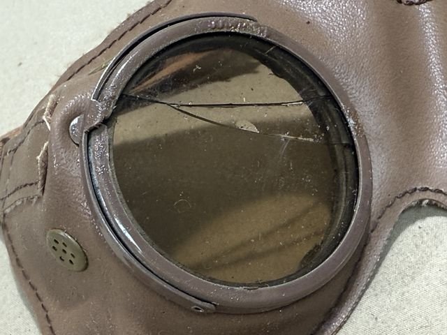 Original WWII German Sun Goggles with Brown Frames & Instructions, UNISSUED — image 6
