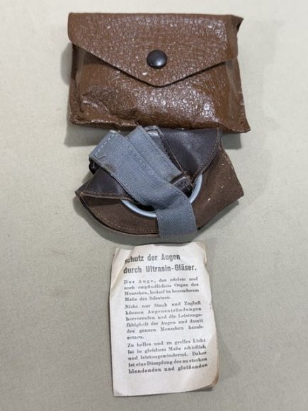 Original WWII German Sun Goggles with Brown Frames & Instructions, UNISSUED