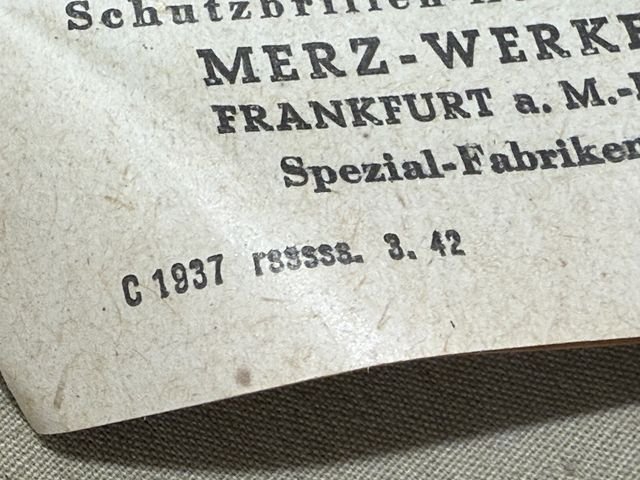 Original WWII German Sun Goggles with Brown Frames & Instructions, UNISSUED — image 11