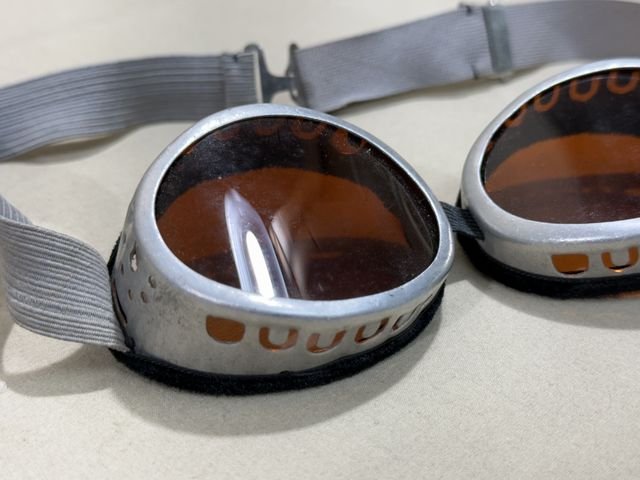 Original WWII German Tinted Goggles, Aluminum — image 2