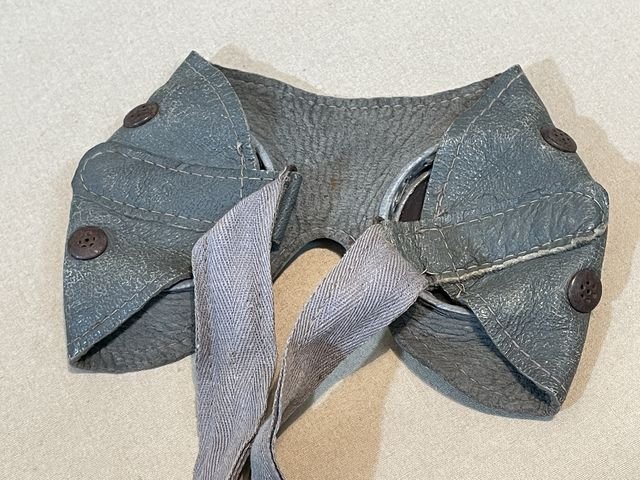 Original WWII German Sun Goggles with Gray Frames, UNISSUED!!! — image 5