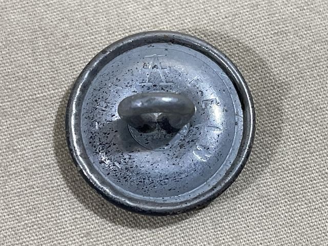 Original WWII German Pebbled Tunic Button, Luftwaffe Blue — image 4