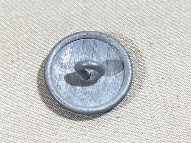 Original WWII German Pebbled Tunic Button, Feldgrau Colored — image 4