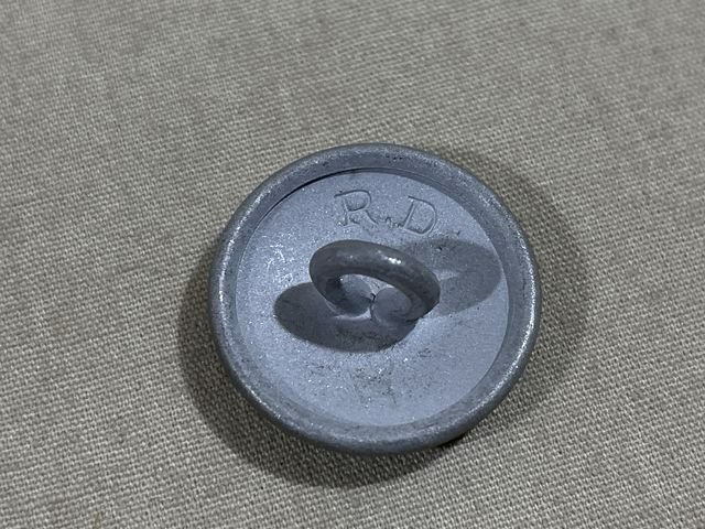 Original WWII German Pebbled Tunic Button, Feldgrau Colored — image 5