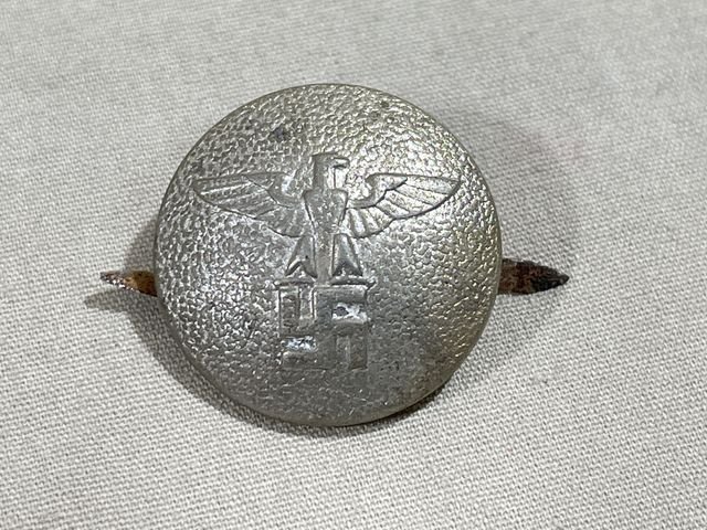 Original Nazi Era German NSDAP Faded GOLD Tunic Button with Prongs, 21mm