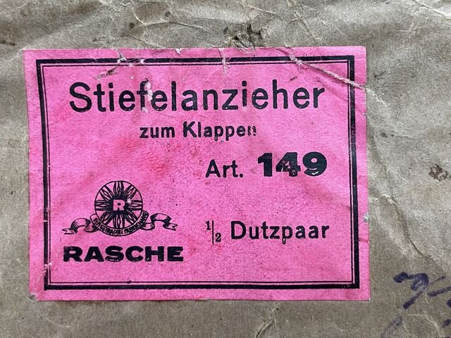 Original WWII Era German Folding Boot Pull Paper Wrapper, Stiefelanzieher zum Klappen — image 2