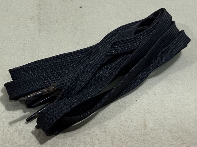 HOLD! Original WWII German BLACK 100cm Shoe Laces, Pair — image 2