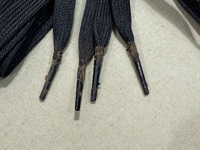 HOLD! Original WWII German BLACK 100cm Shoe Laces, Pair — image 3