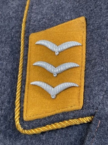 Original 1937 German Luftwaffe (Air Force) Service Tunic, Air Fighting Unit Signals — image 2