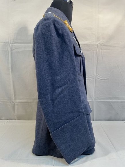 Original 1937 German Luftwaffe (Air Force) Service Tunic, Air Fighting Unit Signals — image 25