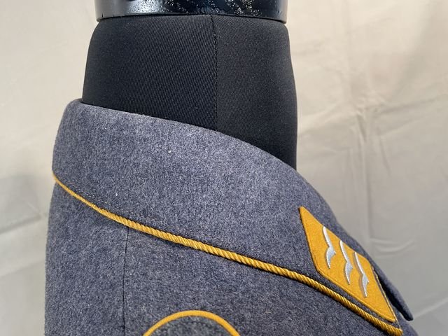 Original 1937 German Luftwaffe (Air Force) Service Tunic, Air Fighting Unit Signals — image 27