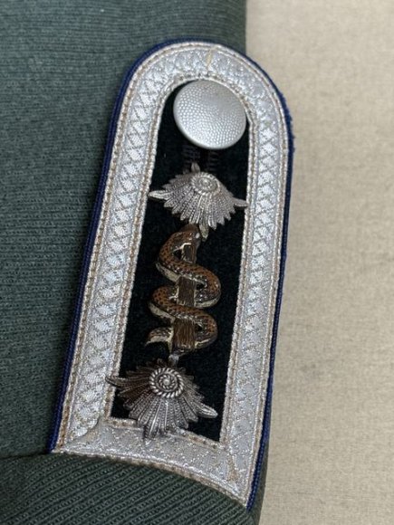 Original 1938 German HEER (Army) Senior NCO's Waffenrock (Parade Tunic), MEDICAL — image 13
