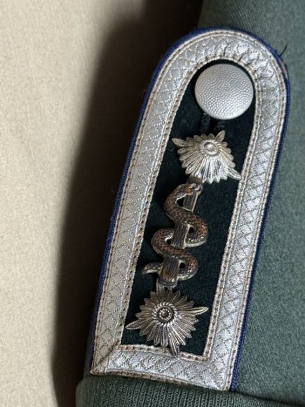 Original 1938 German HEER (Army) Senior NCO's Waffenrock (Parade Tunic), MEDICAL — image 17
