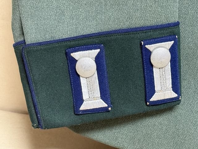 Original 1938 German HEER (Army) Senior NCO's Waffenrock (Parade Tunic), MEDICAL — image 3