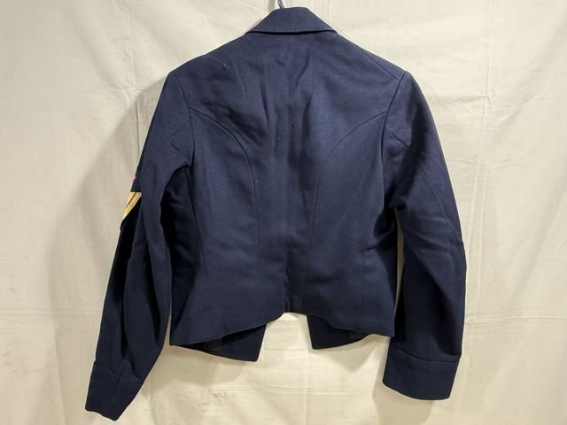 Original WWII German Kriegsmarine (Navy) Parade Tunic, Signals Obergefreiter — image 12