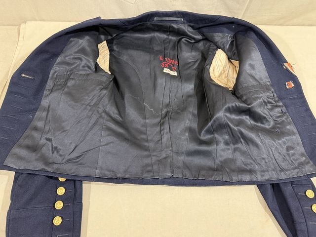 Original WWII German Kriegsmarine (Navy) Parade Tunic, Signals Obergefreiter — image 15