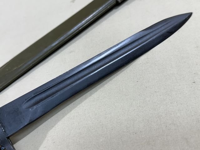 Original WWII US M1 Garand Bayonet and Scabbard, UFH Cut-Down 1943 — image 3