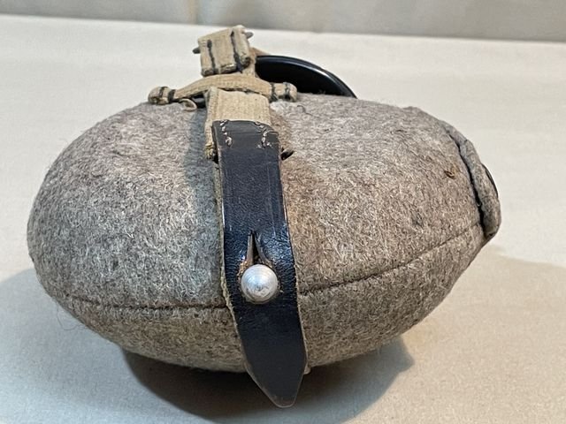 Original WWII German DAK/Tropical Canteen & Cup — image 10