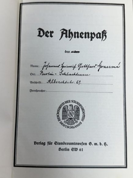 Original Nazi Era German Der Ahnenpaß (Family Tree) Book — image 2