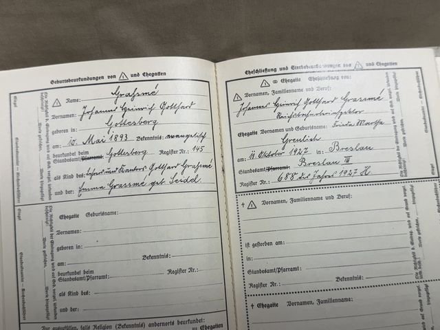 Original Nazi Era German Der Ahnenpaß (Family Tree) Book — image 5