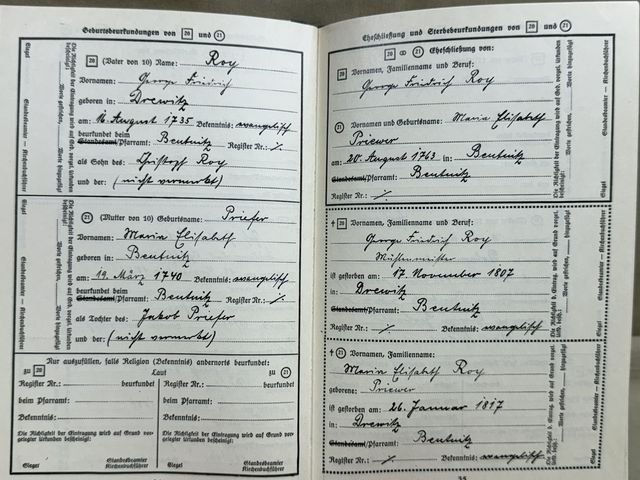 Original Nazi Era German Der Ahnenpaß (Family Tree) Book — image 9