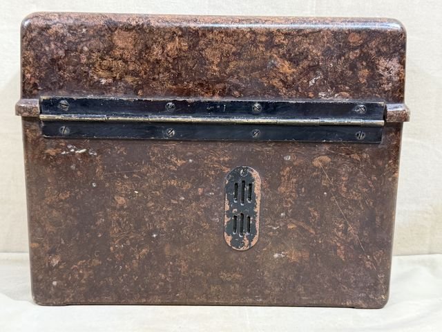 Original WWII German Model 33 Field Phone in Bakelite Case, 1939 — image 17