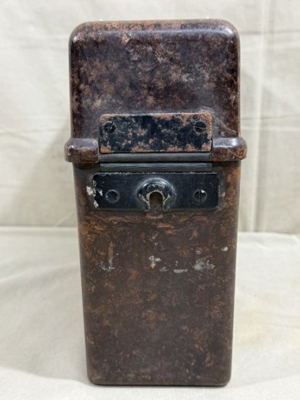 Original WWII German Model 33 Field Phone in Bakelite Case, 1939 — image 19
