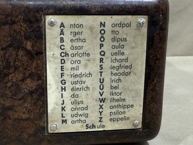 Original WWII German Model 33 Field Phone in Bakelite Case, 1939 — image 23