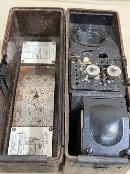 Original WWII German Model 33 Field Phone in Bakelite Case, 1939 — image 25