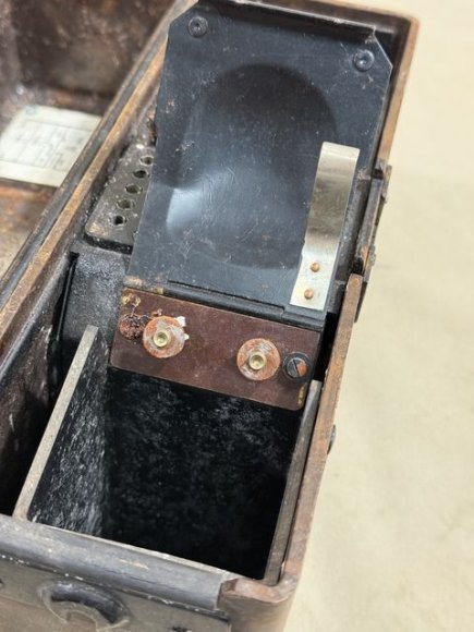 Original WWII German Model 33 Field Phone in Bakelite Case, 1939 — image 30