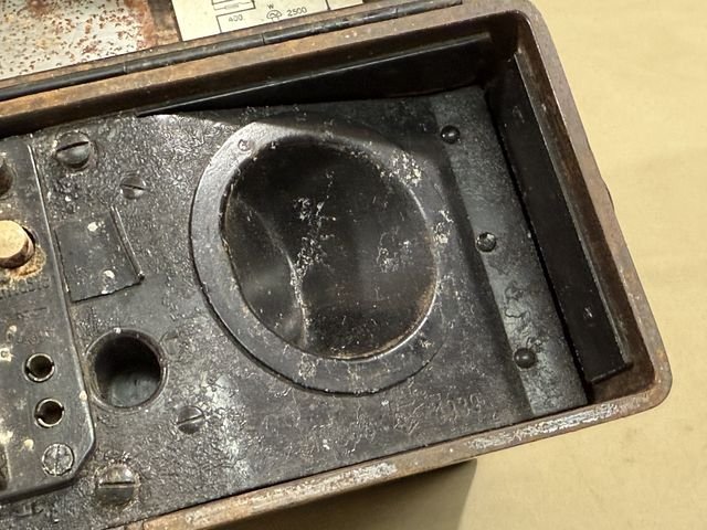 Original WWII German Model 33 Field Phone in Bakelite Case, 1939 — image 34